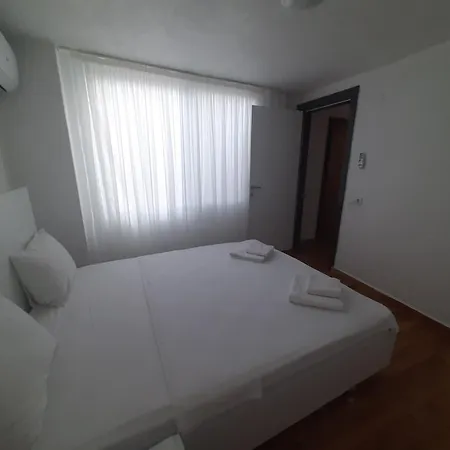 Koeknar Hotel apartamentowy *